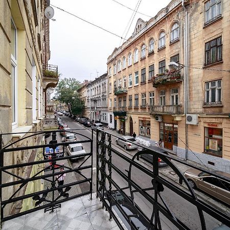 Golden Violin ! Apartments Lviv T Экстерьер фото