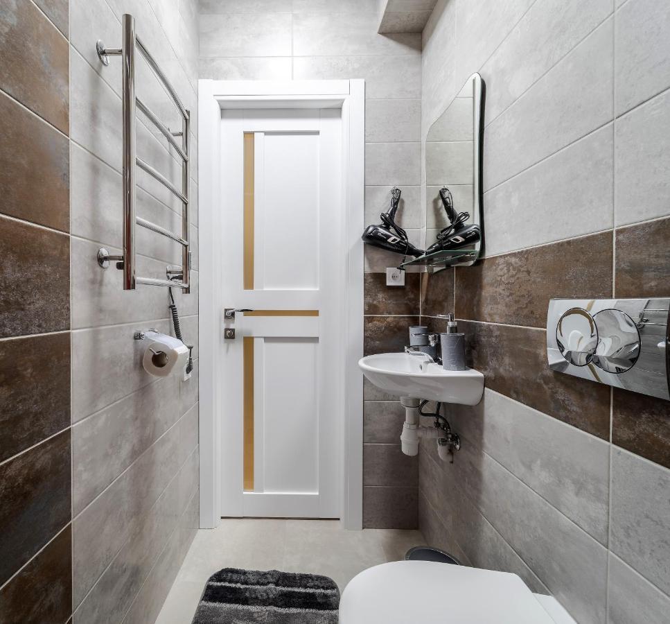 Golden Violin ! Apartments Lviv T Экстерьер фото