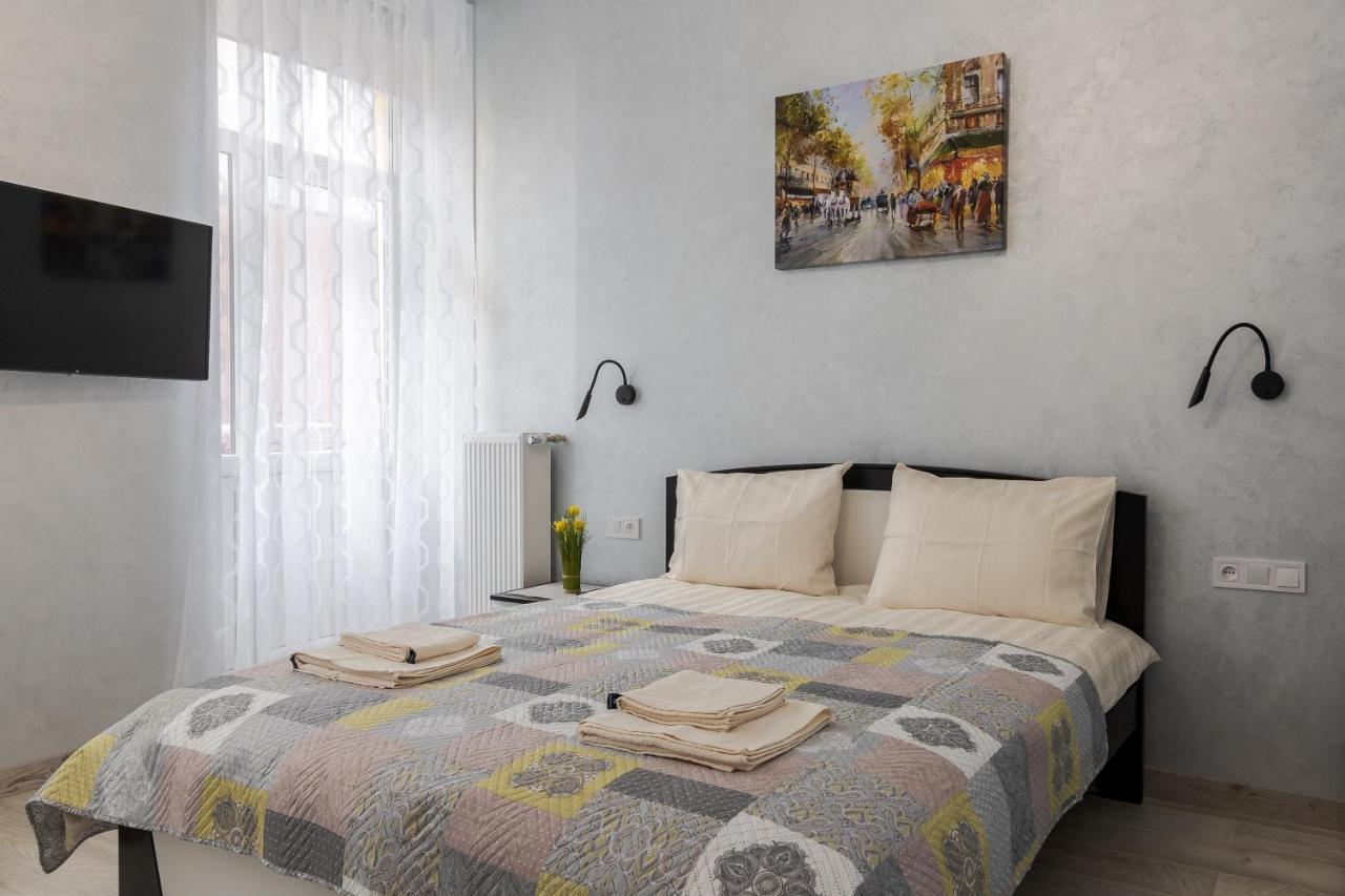 Golden Violin ! Apartments Lviv T Экстерьер фото