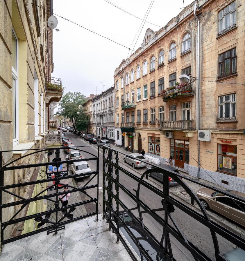 Golden Violin ! Apartments Lviv T Экстерьер фото