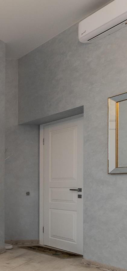 Golden Violin ! Apartments Lviv T Экстерьер фото