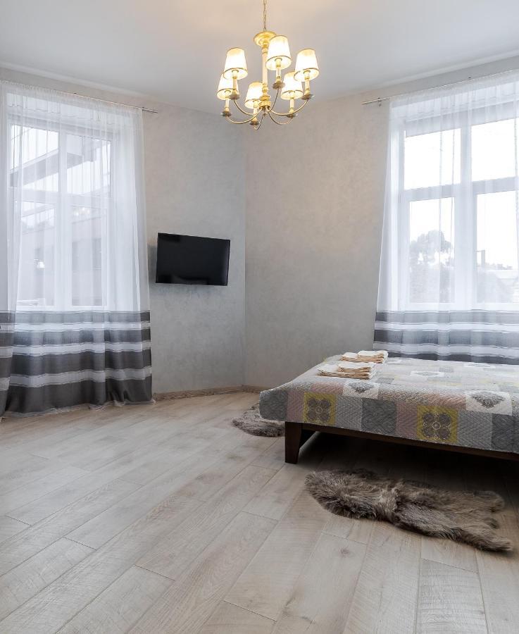 Golden Violin ! Apartments Lviv T Экстерьер фото