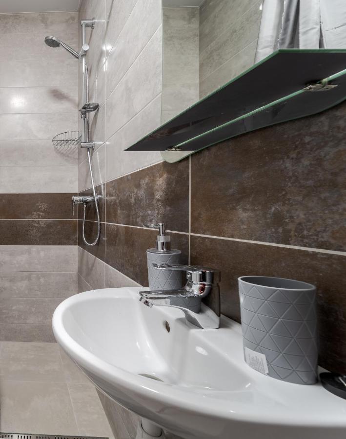 Golden Violin ! Apartments Lviv T Экстерьер фото